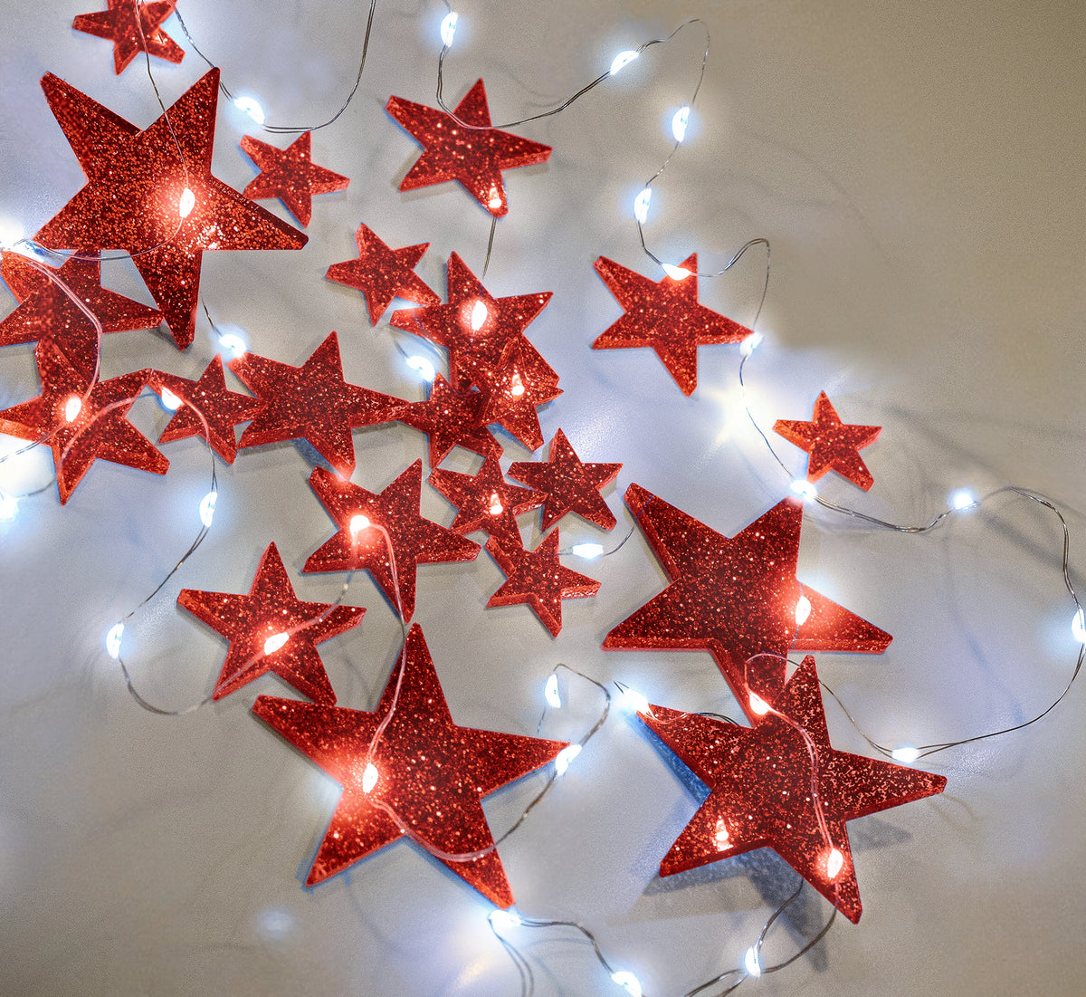 Floating Red Stars-Sparkling Large Sizes-Fills 1 Gallon for Your Vases-With Option of 3 Submersible Fairy Lights